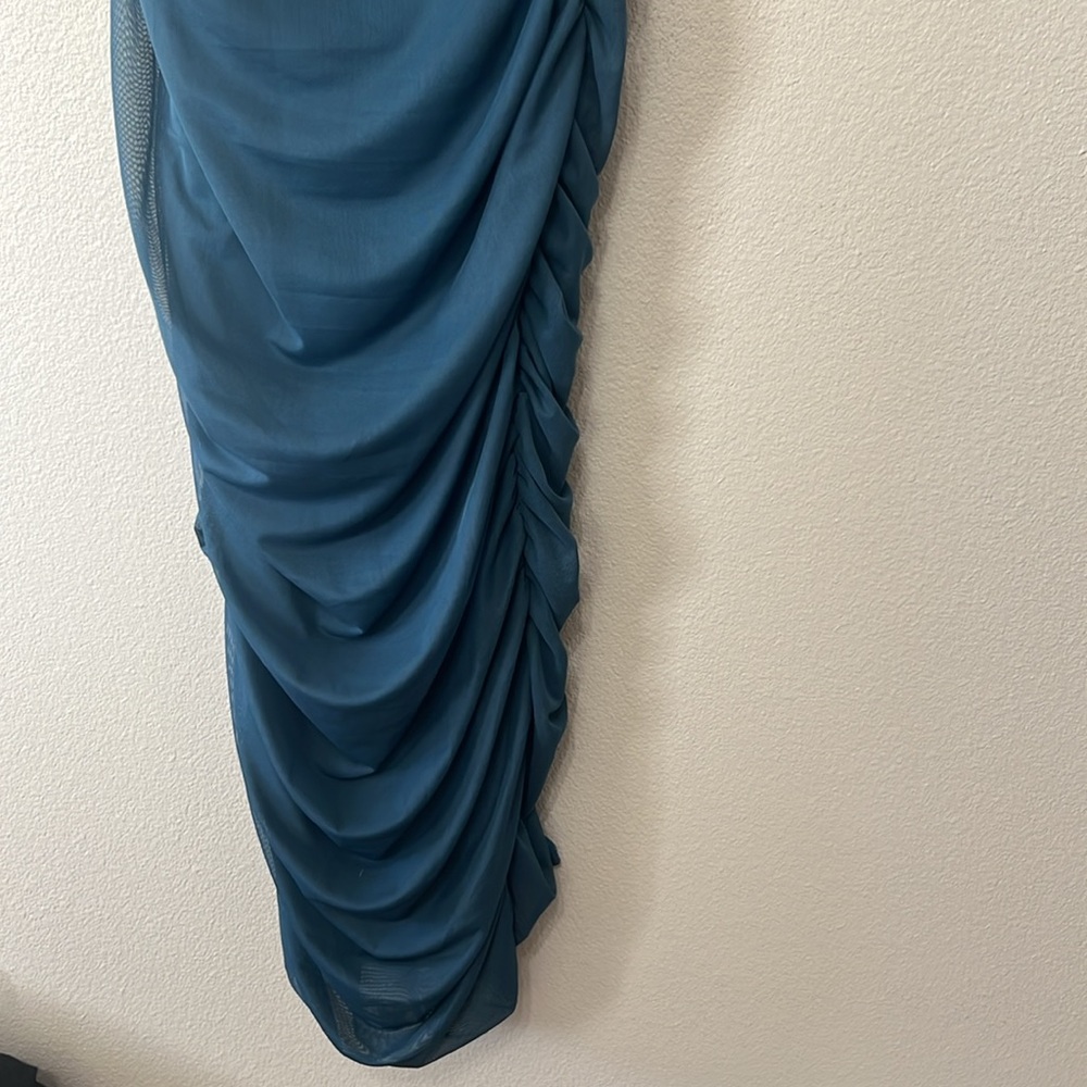 Gorgeous one shoulder formal dress women’s size large - Picture 2 of 7